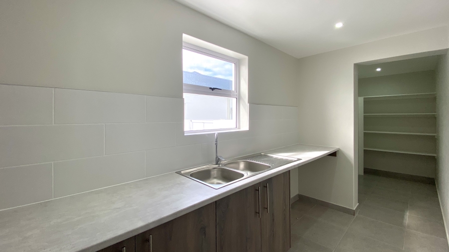 3 Bedroom Property for Sale in Brittania Beach Estate Western Cape